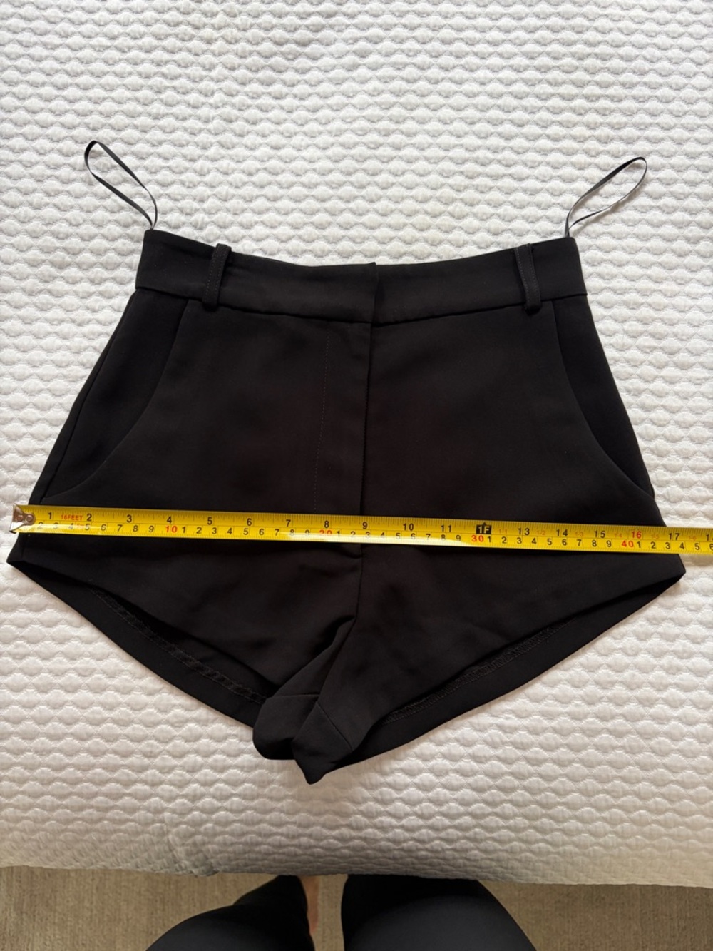 Amanda Uprichard Kelso Shorts in Black
by xRevolve size XS - Picture 17 of 17